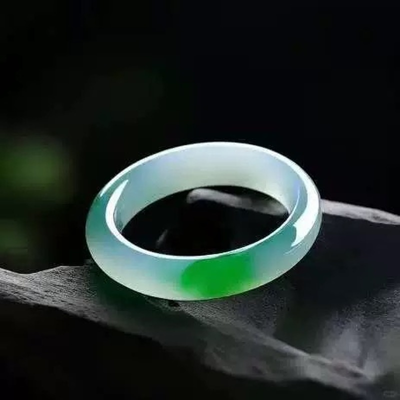 Bracelets - Myanmar jadeite bracelet, ice-waxy type, regular
